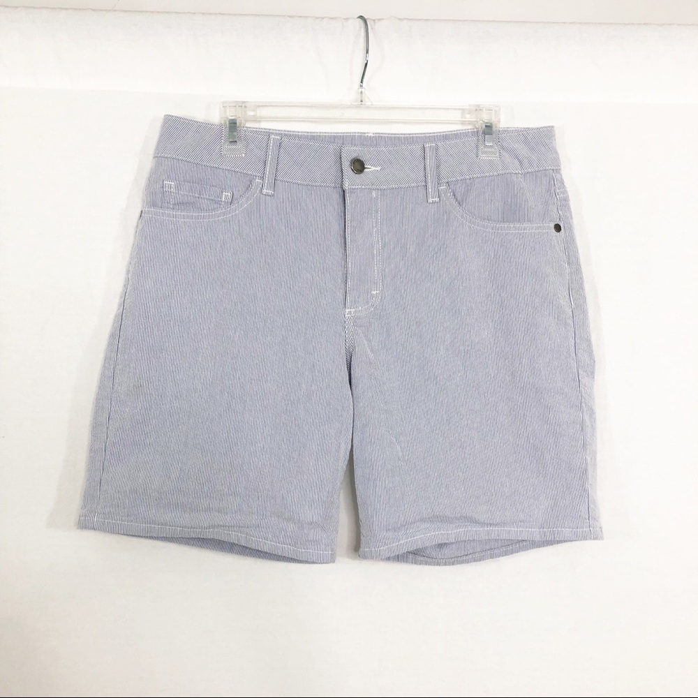 Lee Riders Stretch Seer Sucker Shorts, Size 14, Blue White